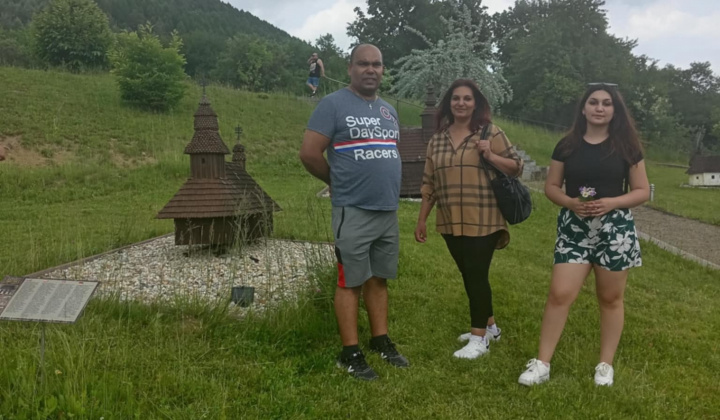 Aktuality / Návšteva Rómov pútnického miesta v Ľutine. - foto