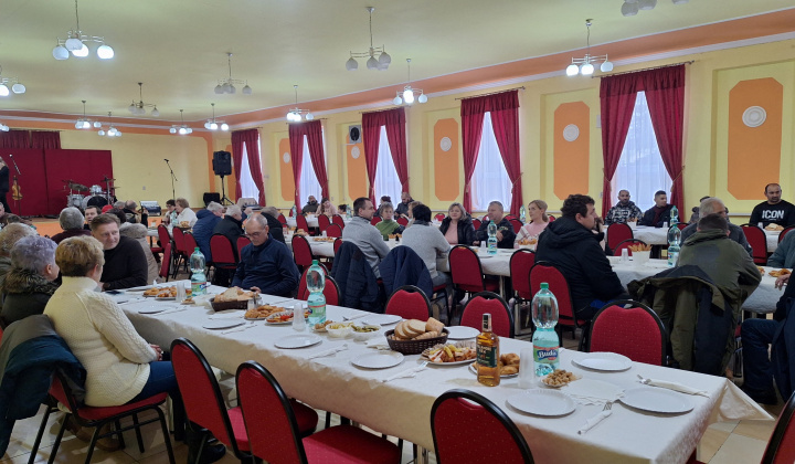 Aktuality / Ochutnávka zabíjačkových špecialít - foto