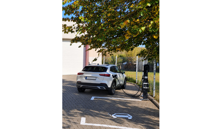 Nabíjacia stanica pre elektromobily v obci Kapišová